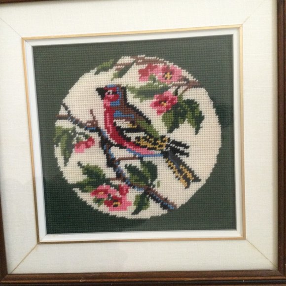 Beautiful needlework yarn art  bird and flower wood square frame - Picture 2 of 3